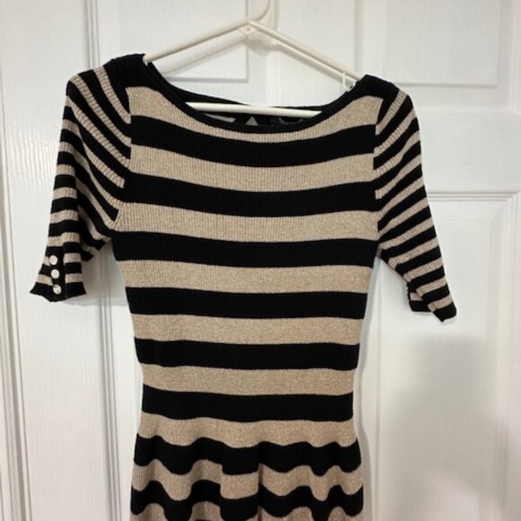 WHITE HOUSE BLACK MARKET WOMAN'S LADIES SWEATER TOP SHIRT SMALL - Picture 1 of 7